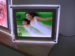 Llevada u acrílico Super Slim jiri'ich sáasil cristal